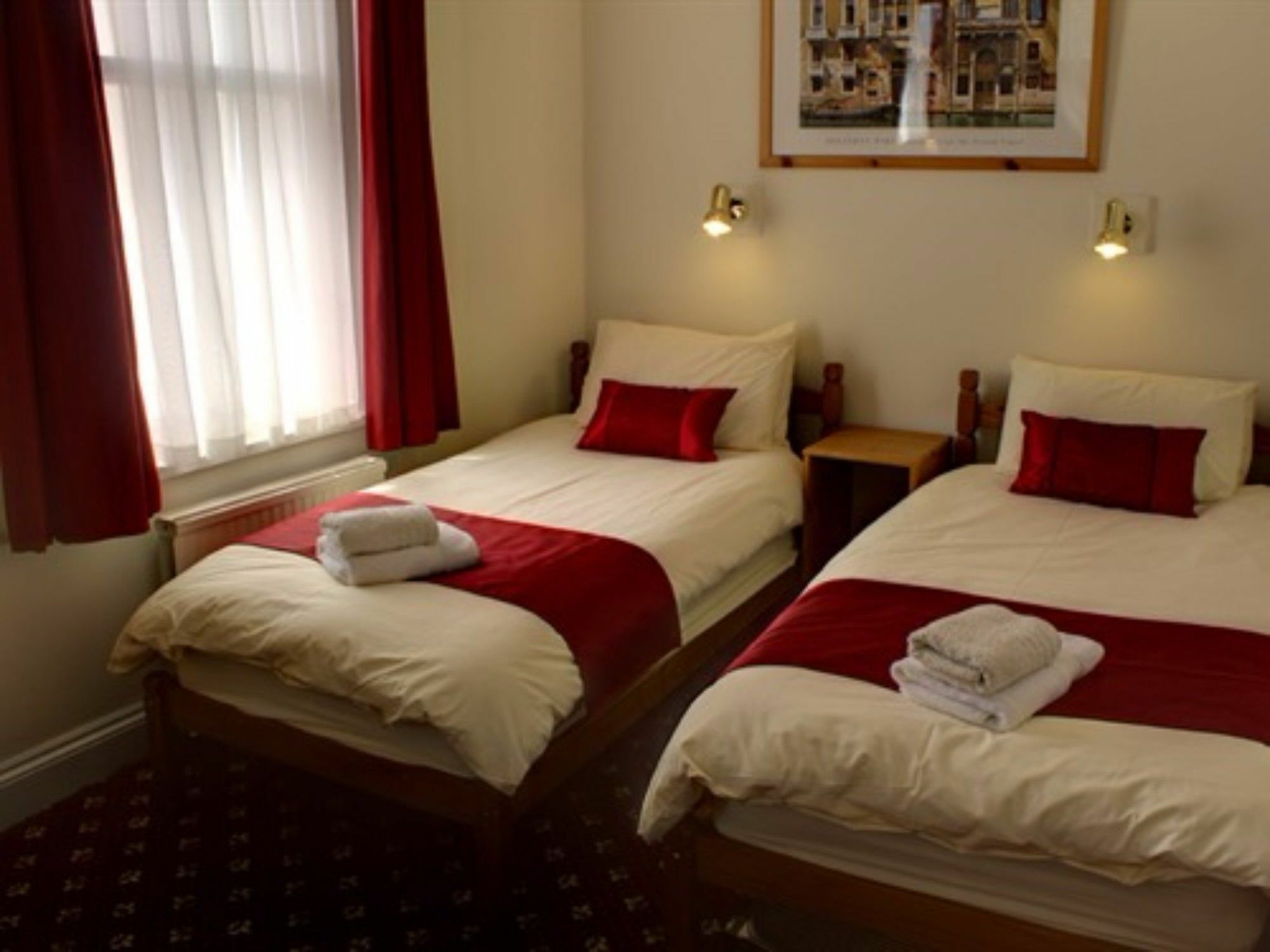Glendower Hotel 4*