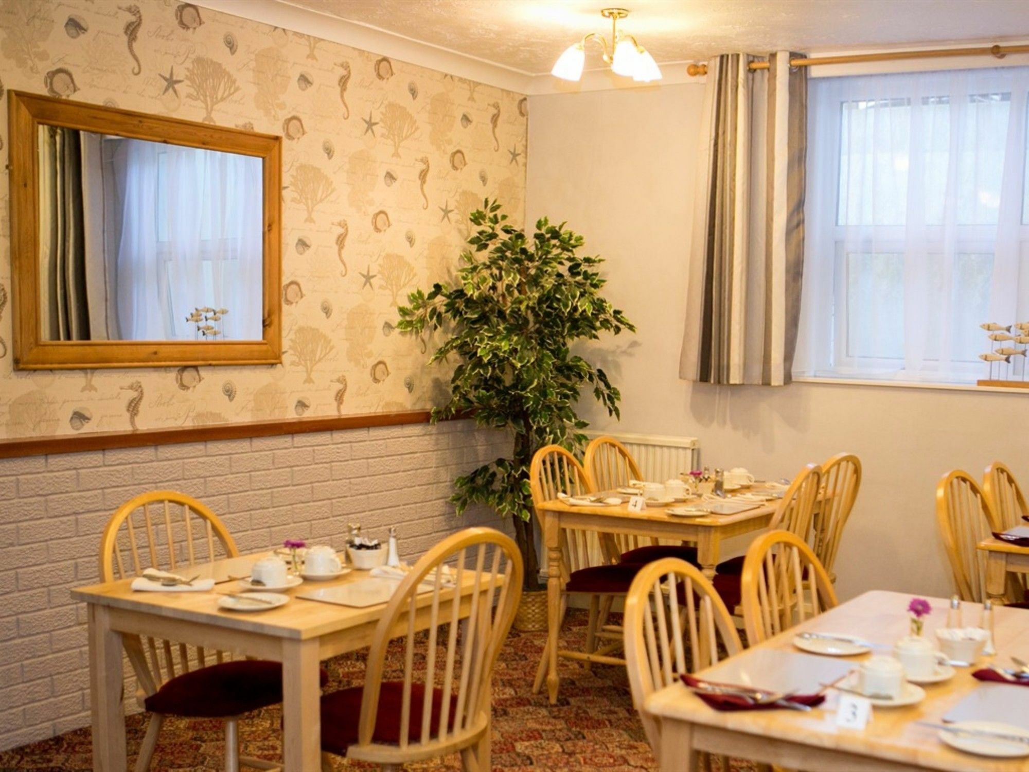 Glendower Hotel 4*